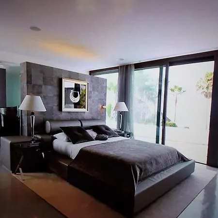 Beachfront In Monteros Chalet *